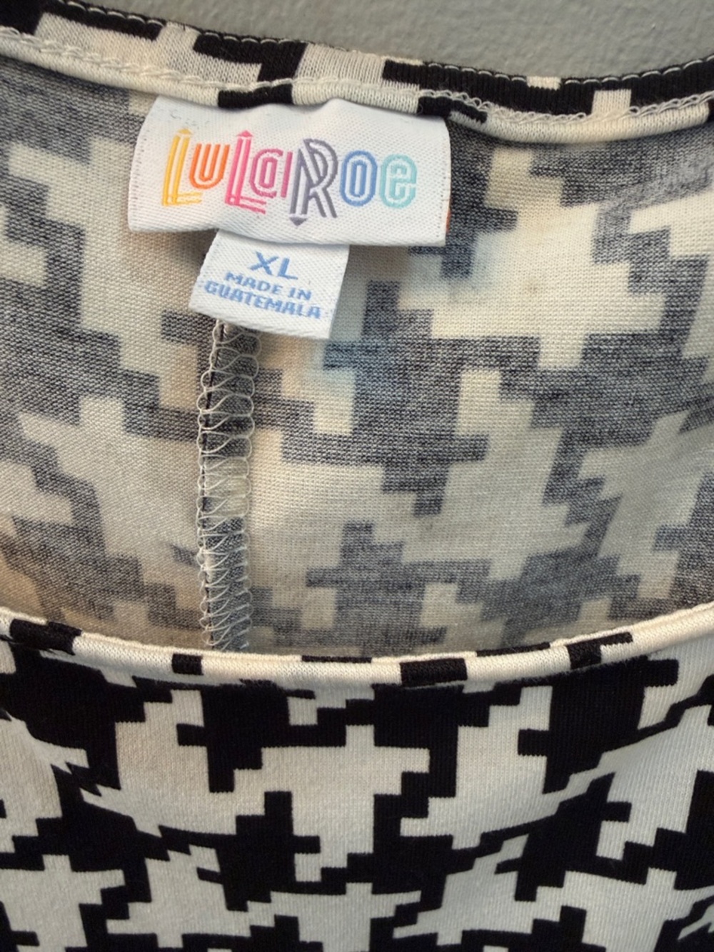 LuLaRoe Black and White Houndstooth Long Sleeve Top - Picture 2 of 4